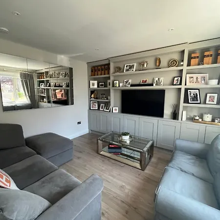 Modern 4 Bedroom House South Dublin Holiday home *