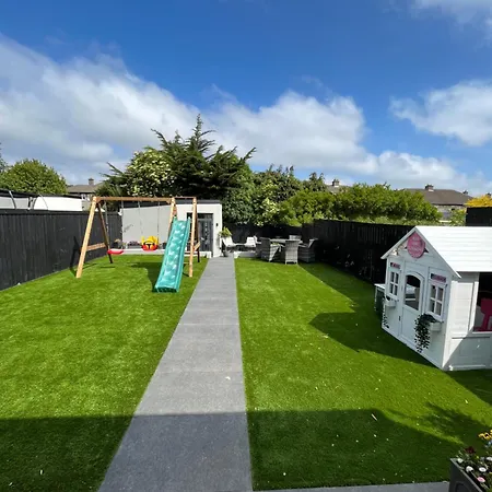 Modern 4 Bedroom House South Dublin * Blackrock (Dublin)