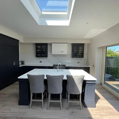 Modern 4 Bedroom House South Dublin Holiday home *