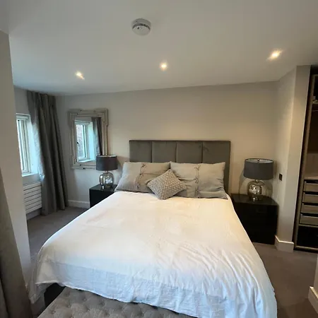 Holiday home Modern 4 Bedroom House South Dublin