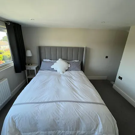 Modern 4 Bedroom House South Dublin Holiday home *